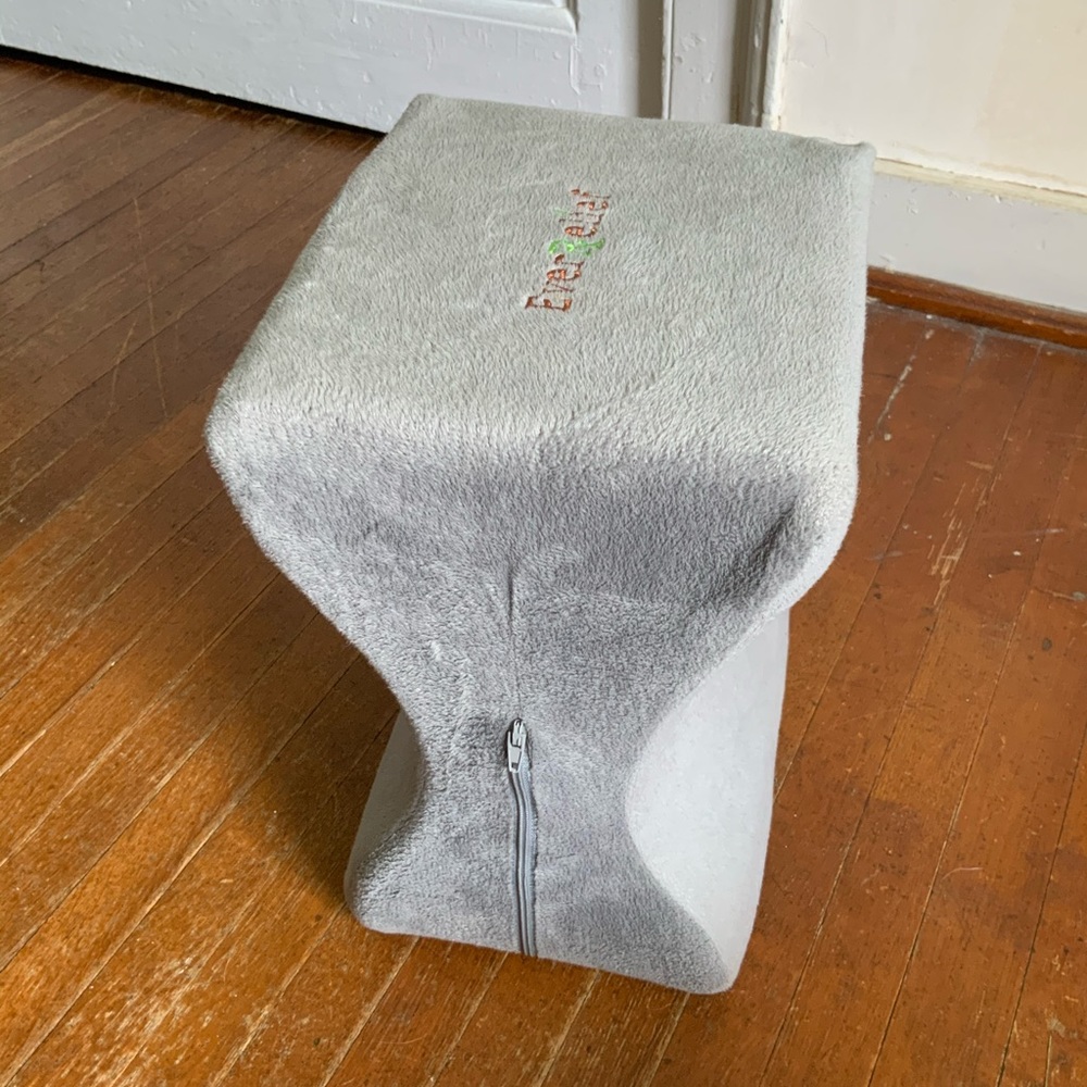 Knee pillow